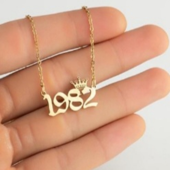 🔥GOLD "1982" NECKLACE🔥 - Picture 1 of 6